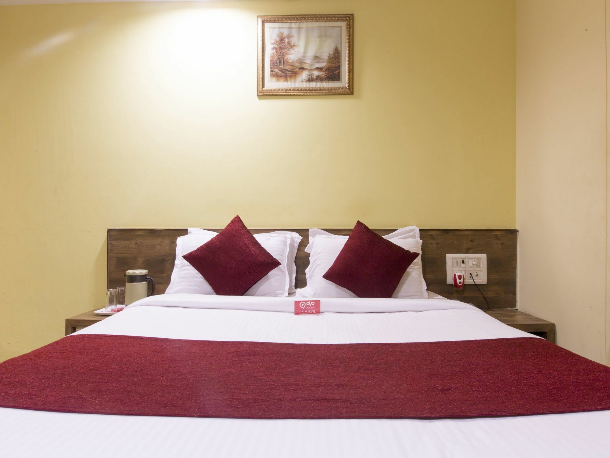 Oyo 8760 Hotel Arma Residency Mumbai Exterior photo